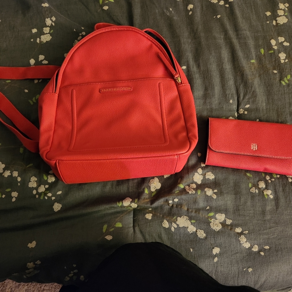 Tommy Hilfiger Backpack With the wallet